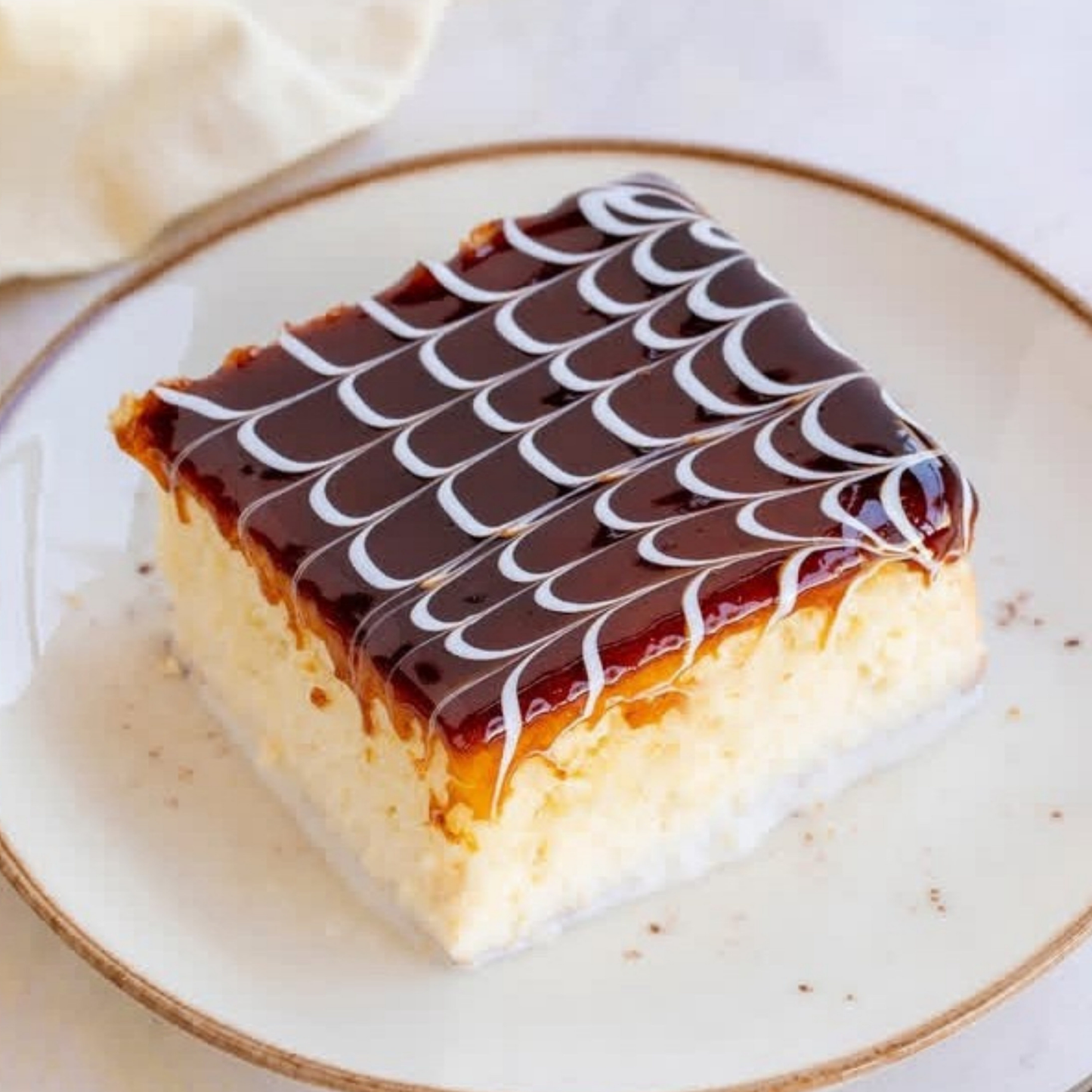 Vizyon Tres Leches Caramel Sauce – 15.4 lb  — Glossy Caramel Finish for Cakes & Desserts